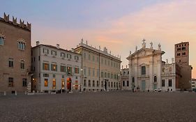 Cà Uberti Palace Hotel